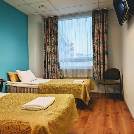 Center Hotell 2*