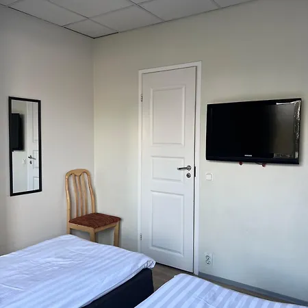Center Hotell 2*