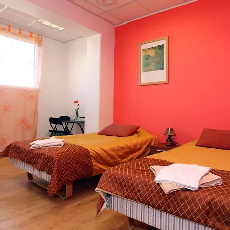 センター 2* タリン